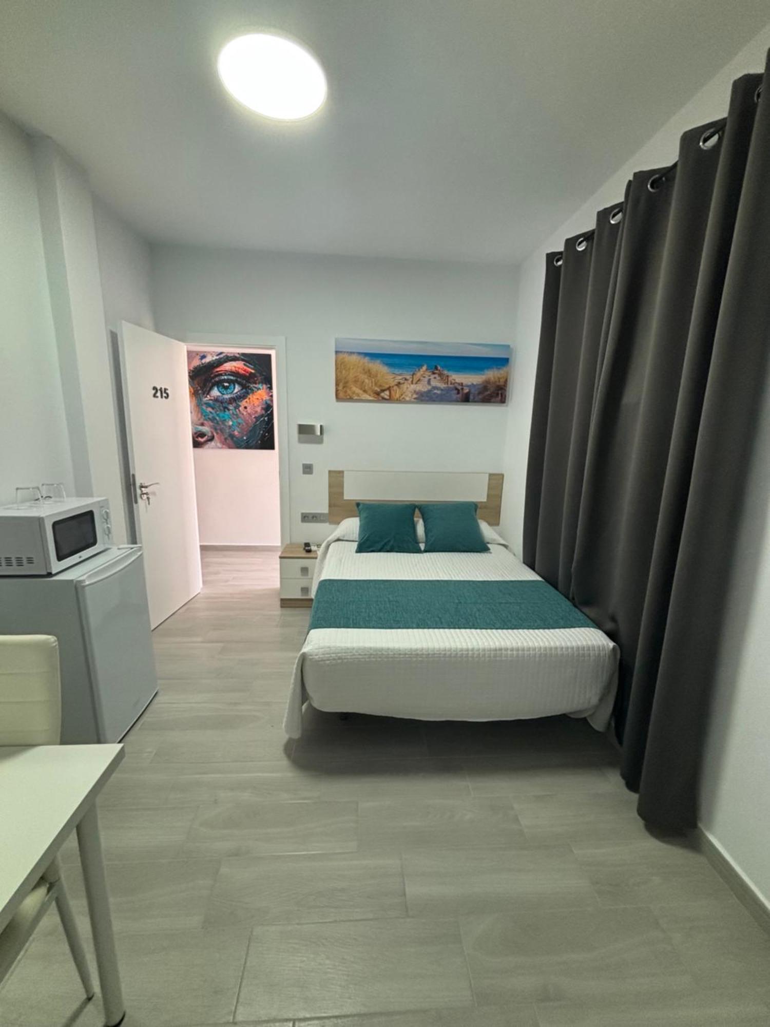 Hostal Los Mellizos โกนิล เด ลาฟรอนเตรา ภายนอก รูปภาพ