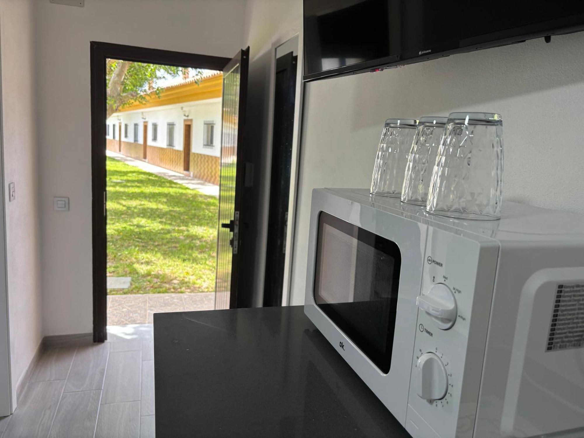 Hostal Los Mellizos โกนิล เด ลาฟรอนเตรา ภายนอก รูปภาพ