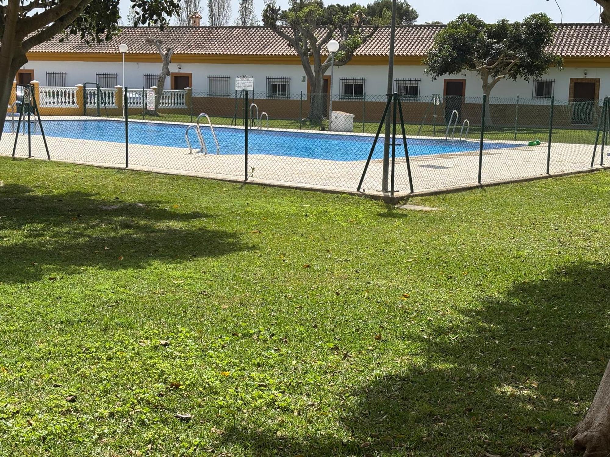 Hostal Los Mellizos โกนิล เด ลาฟรอนเตรา ภายนอก รูปภาพ